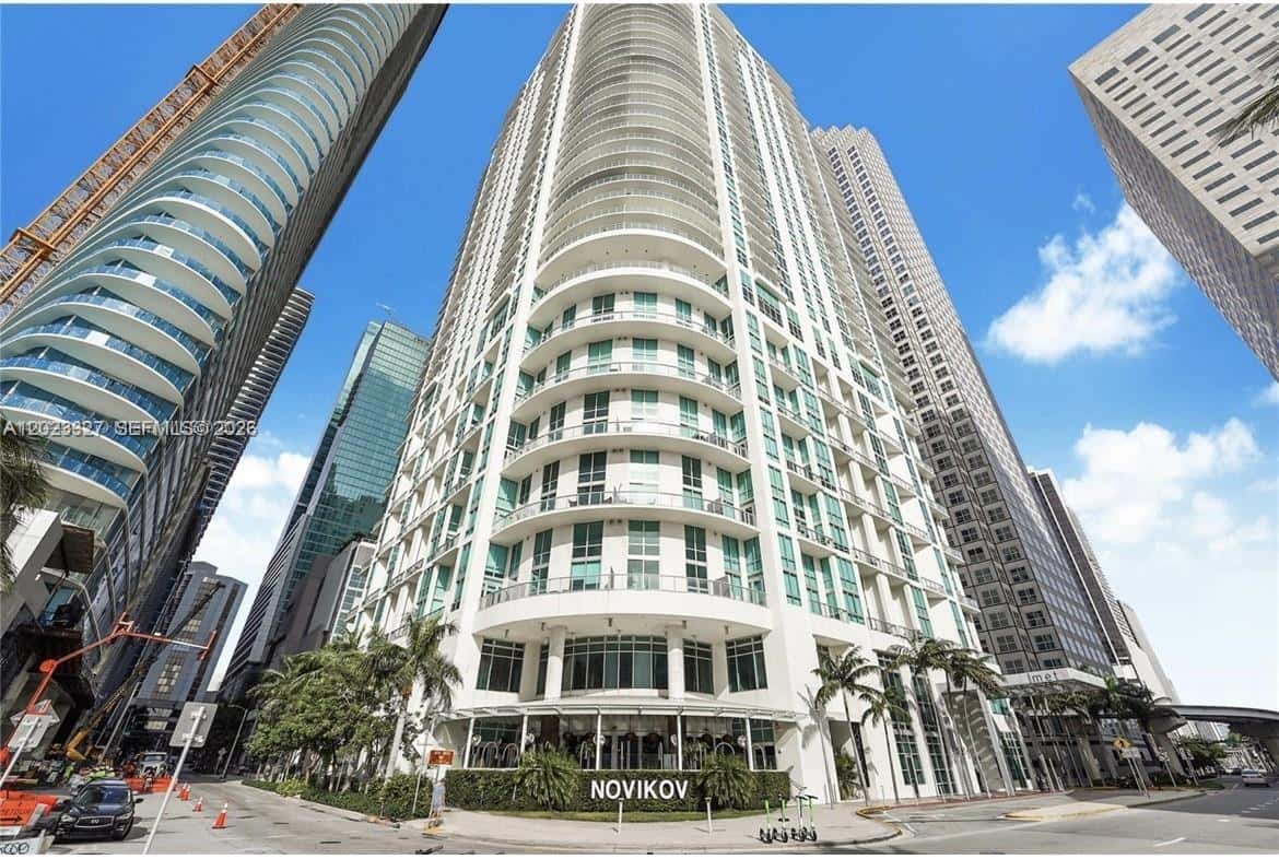 300 S Biscayne Blvd # 1404, Miami FL 33131