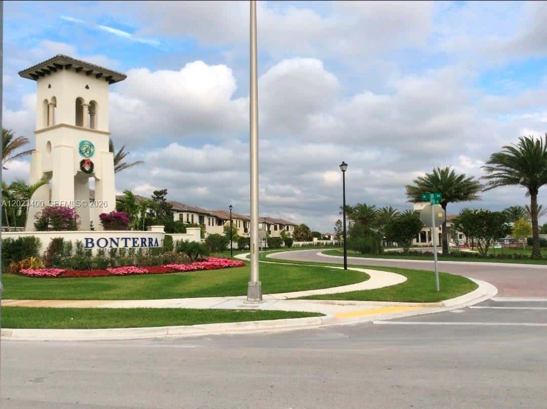 9261 W 33rd Way, Hialeah FL 33018