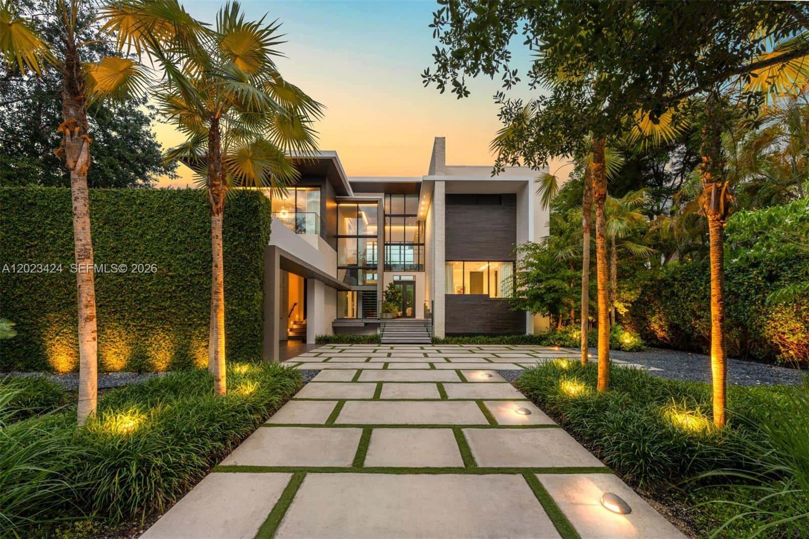 132 Paloma Dr, Coral Gables FL 33143