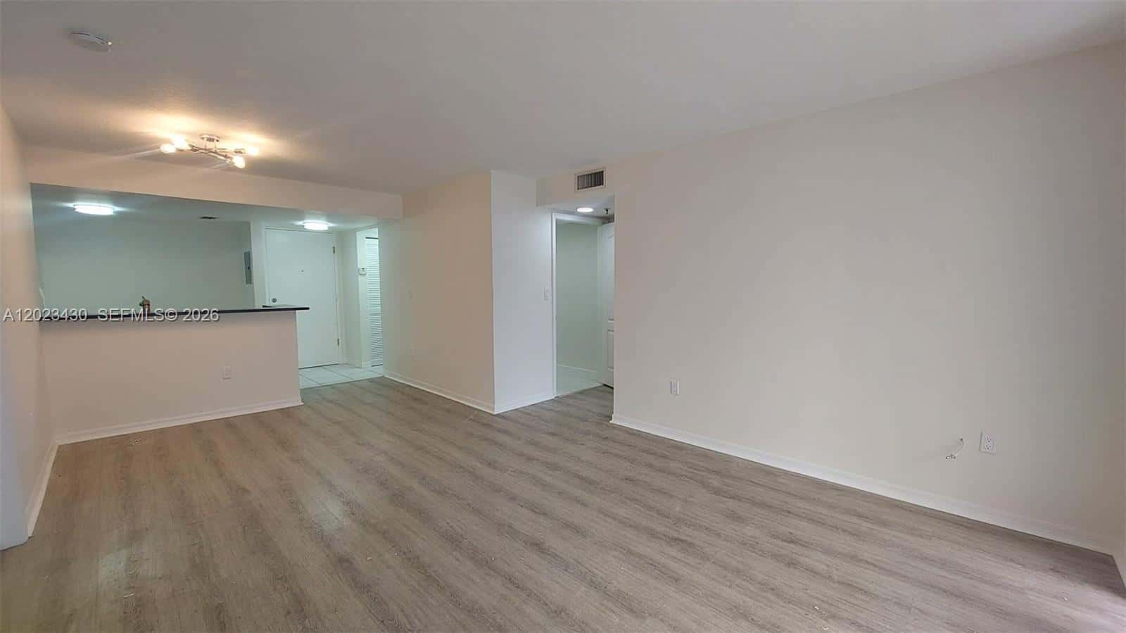 2642 Collins Ave # 408, Miami Beach FL 33140