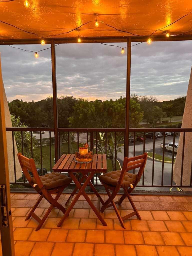 13707 Kendale Lakes Circle, Miami FL 33183