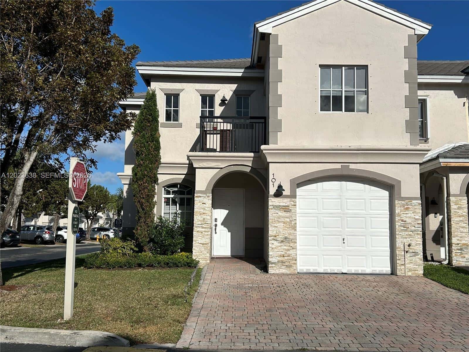 8351 SW 124th Ave # 101, Miami FL 33183