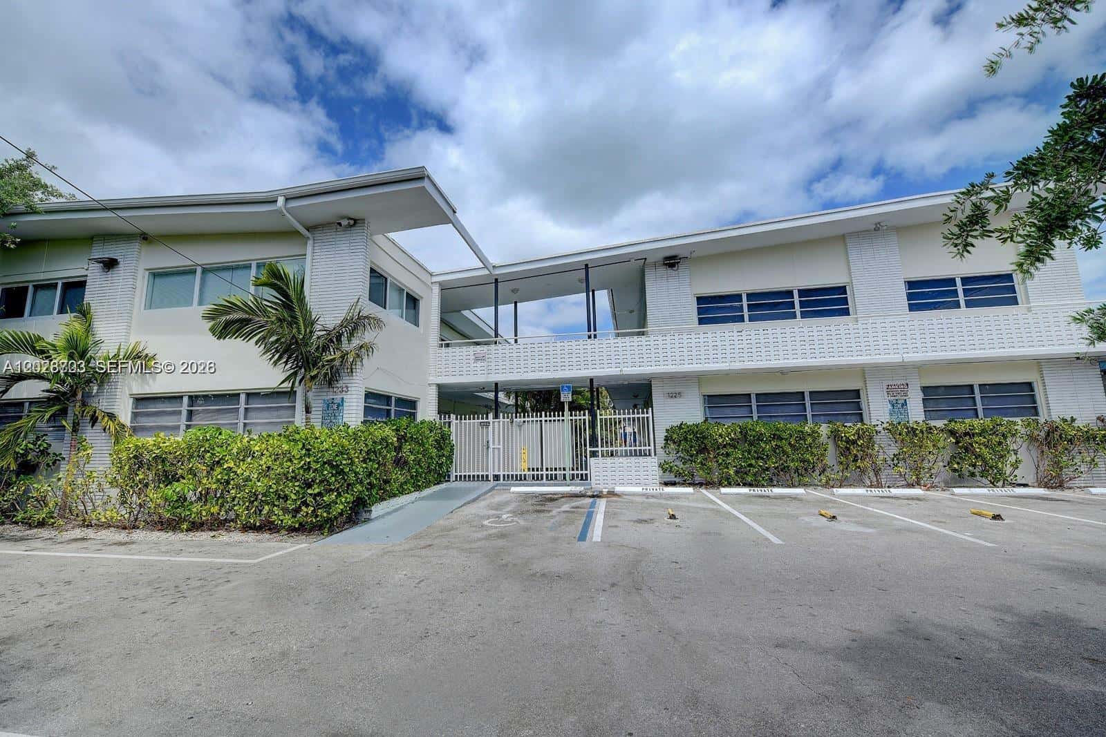 1233 Marseille Dr # 5, Miami Beach FL 33141