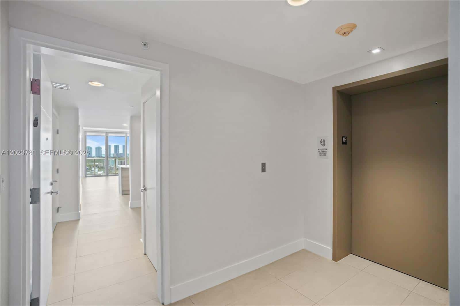 16385 Biscayne Blvd # 1919, North Miami Beach FL 33160