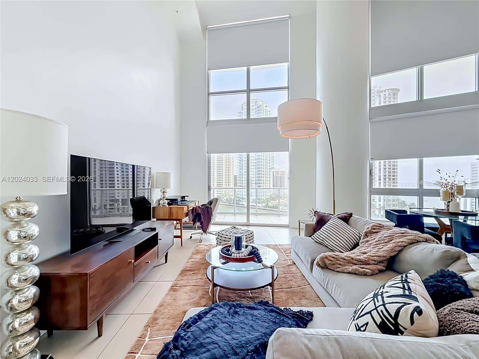 300 S Biscayne Blvd # 1016, Miami FL 33131