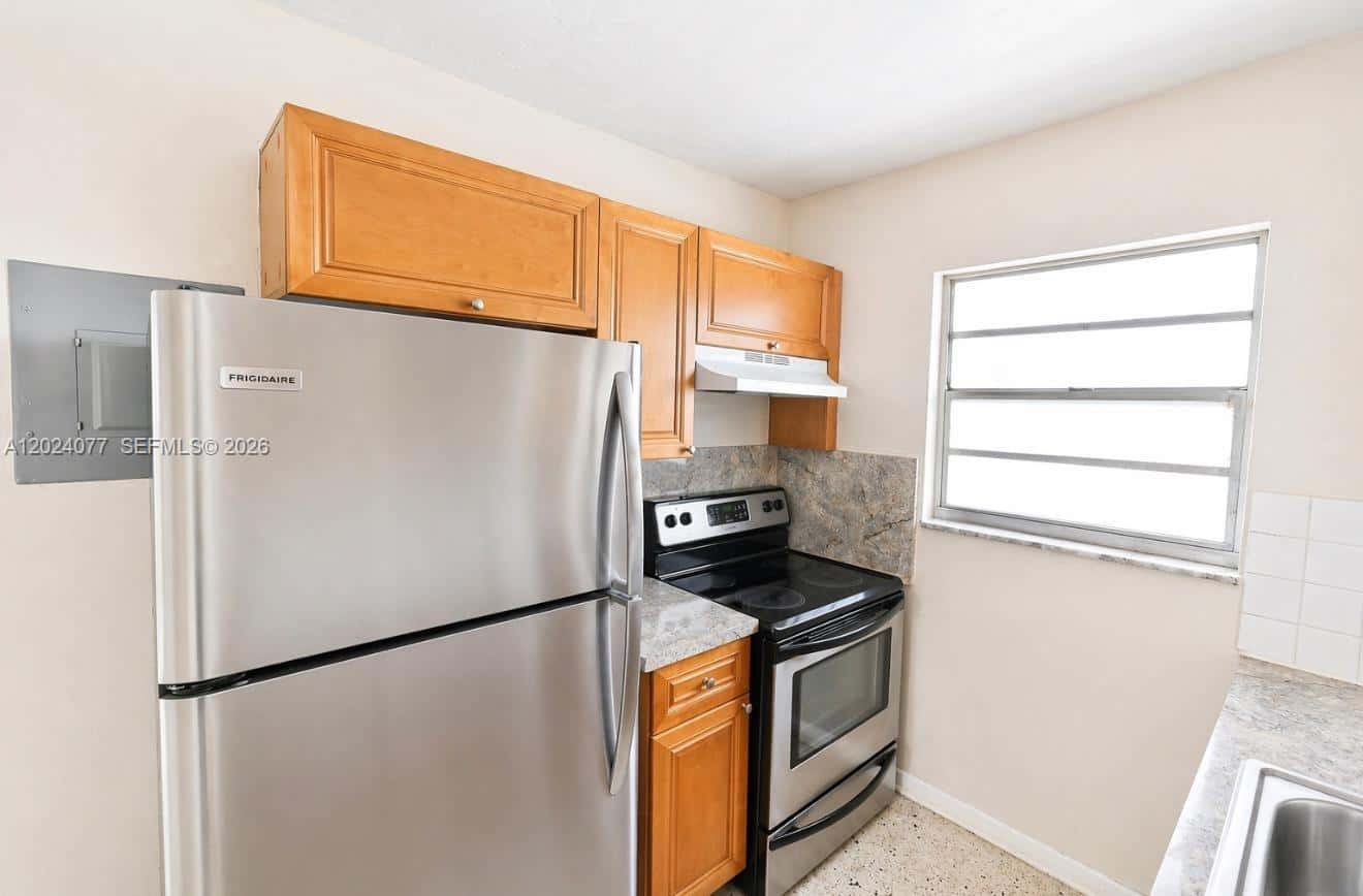 2315 W Okeechobee Rd # 304, Hialeah FL 33010