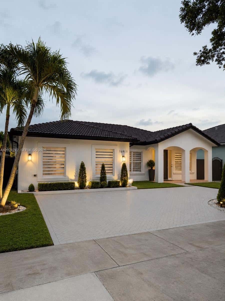 16911 NW 87th Ct, Miami Lakes FL 33018