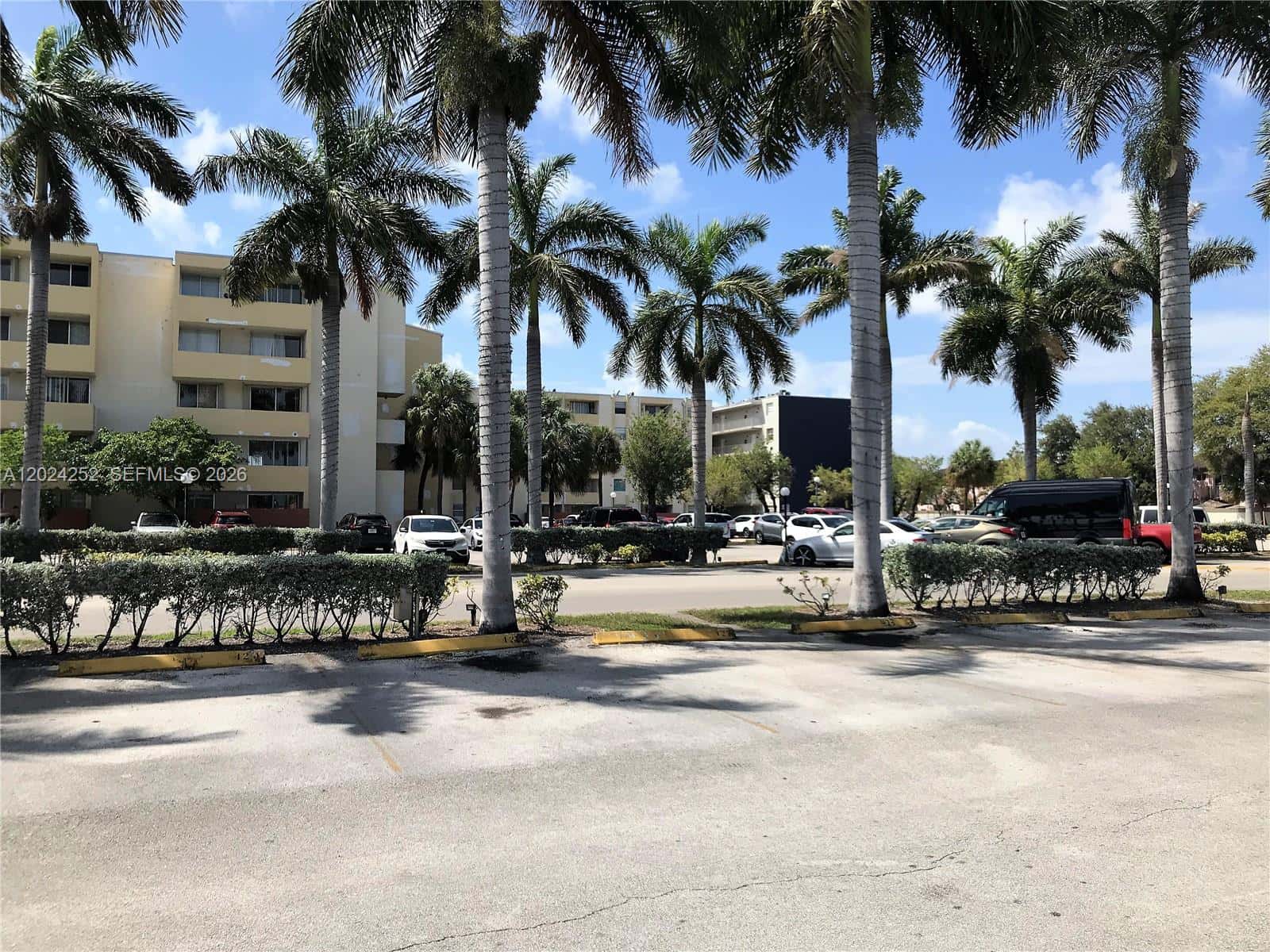 10000 NW 80 Ct # 2225, Hialeah Gardens FL 33016