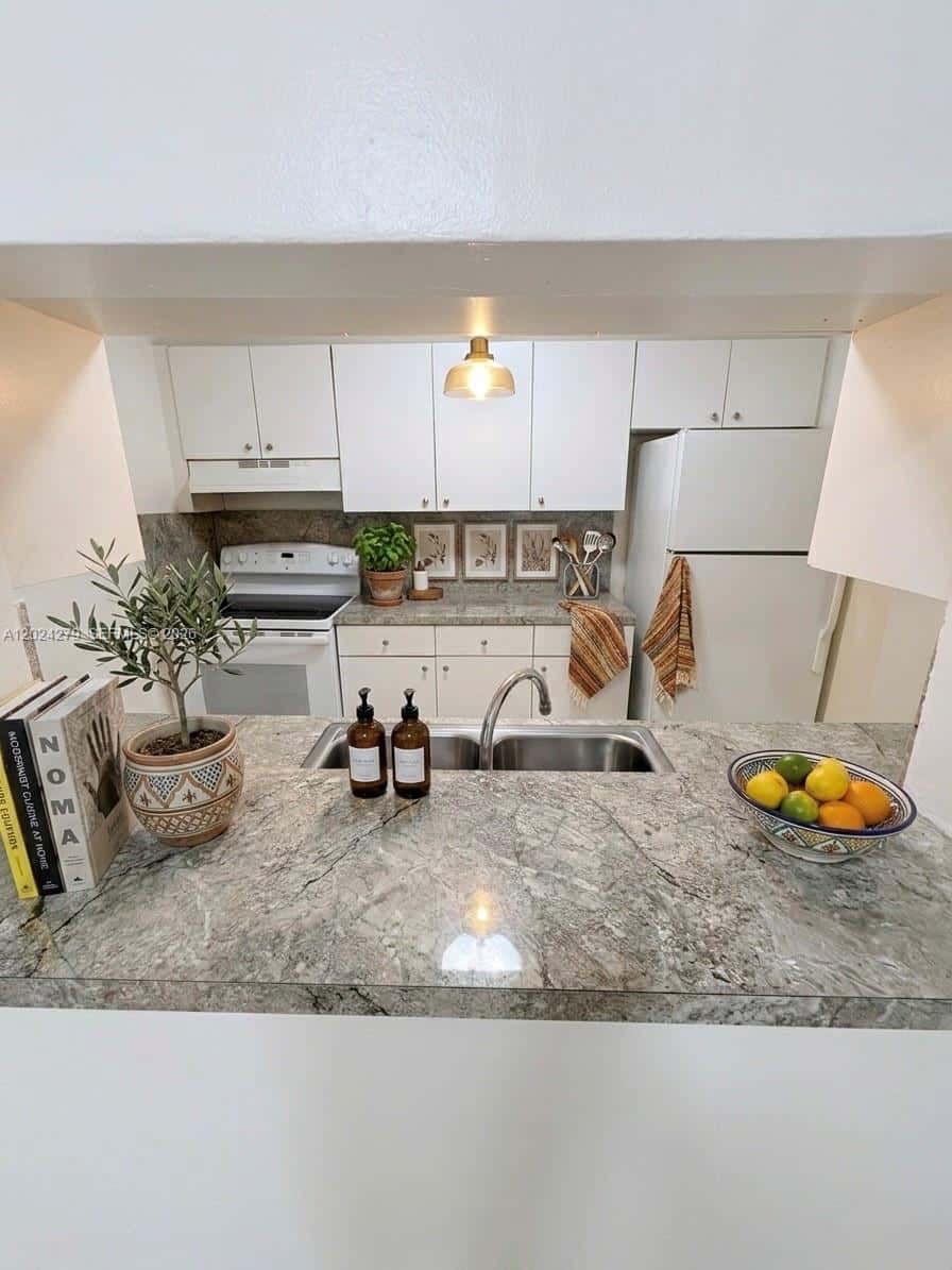 2725 W Okeechobee Rd # 16, Hialeah FL 33010