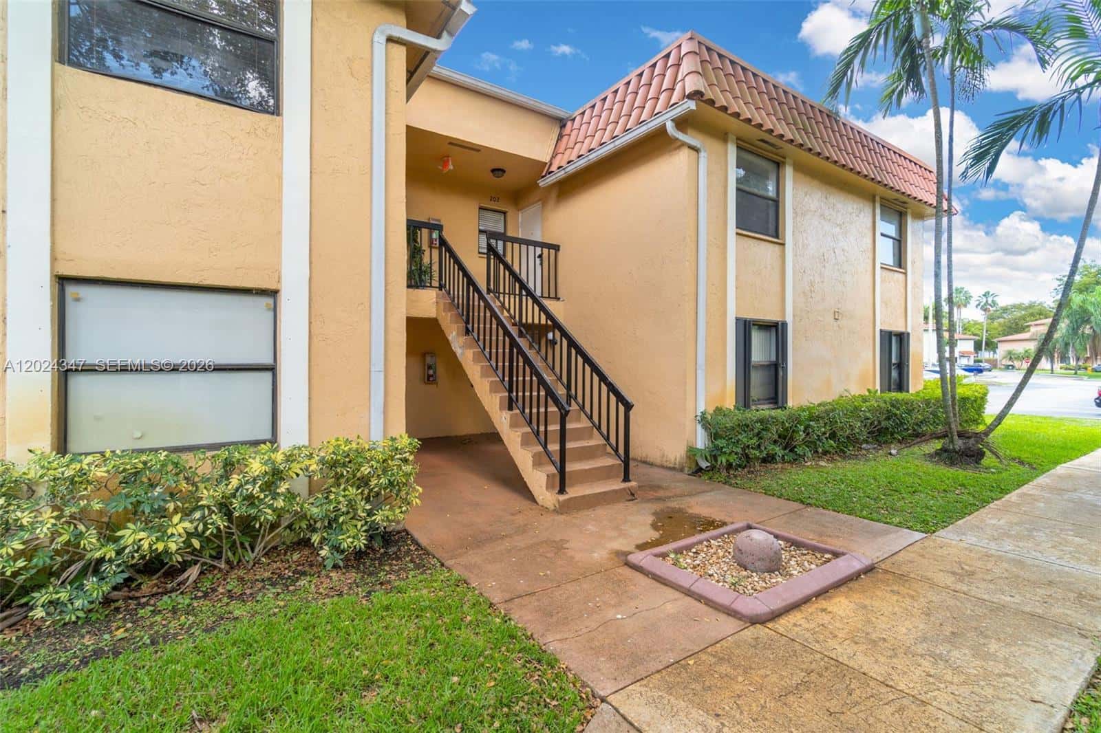 9728 Hammocks Blvd # 27, Miami FL 33196
