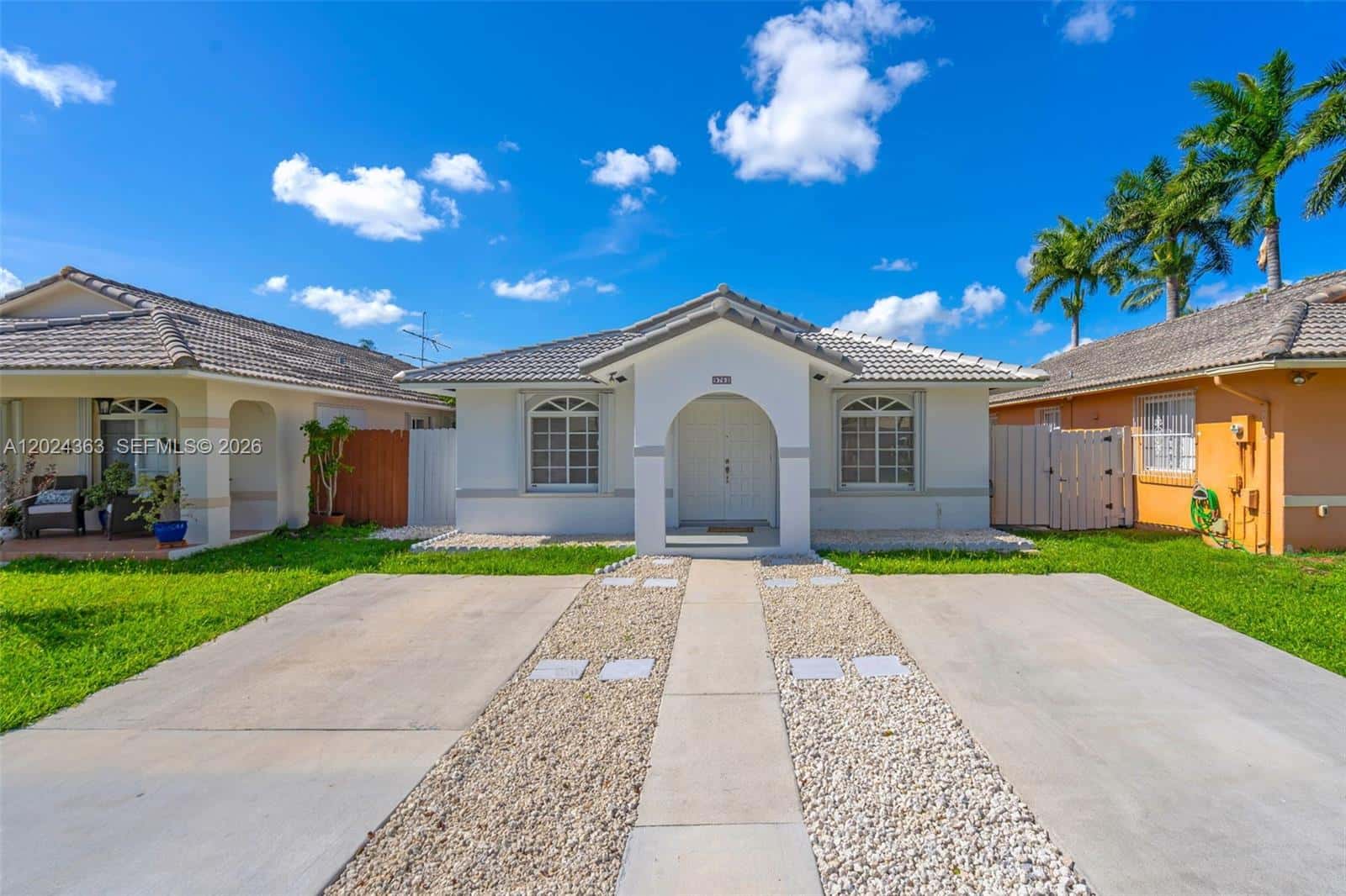 9703 NW 127th St, Hialeah Gardens FL 33018
