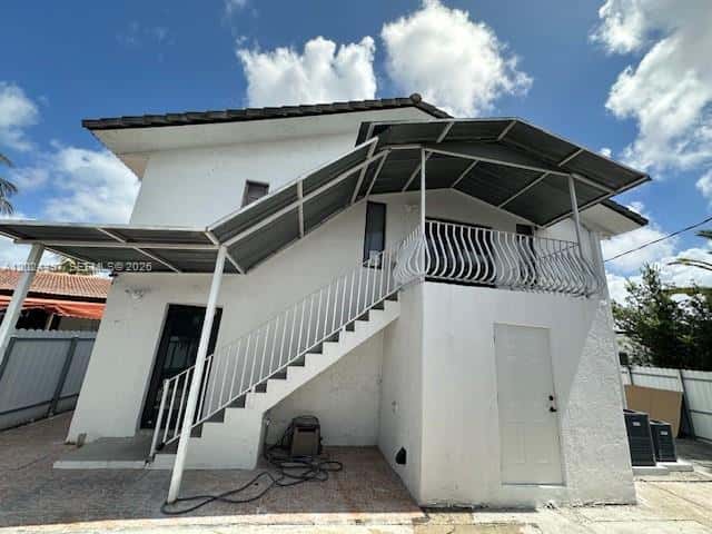 11870 SW 5th St # B, Miami FL 33184