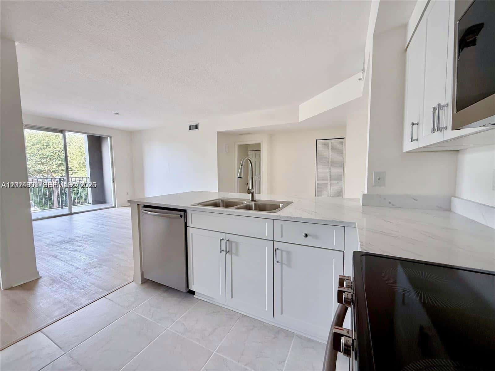 6851 SW 44th St # 207, Miami FL 33155