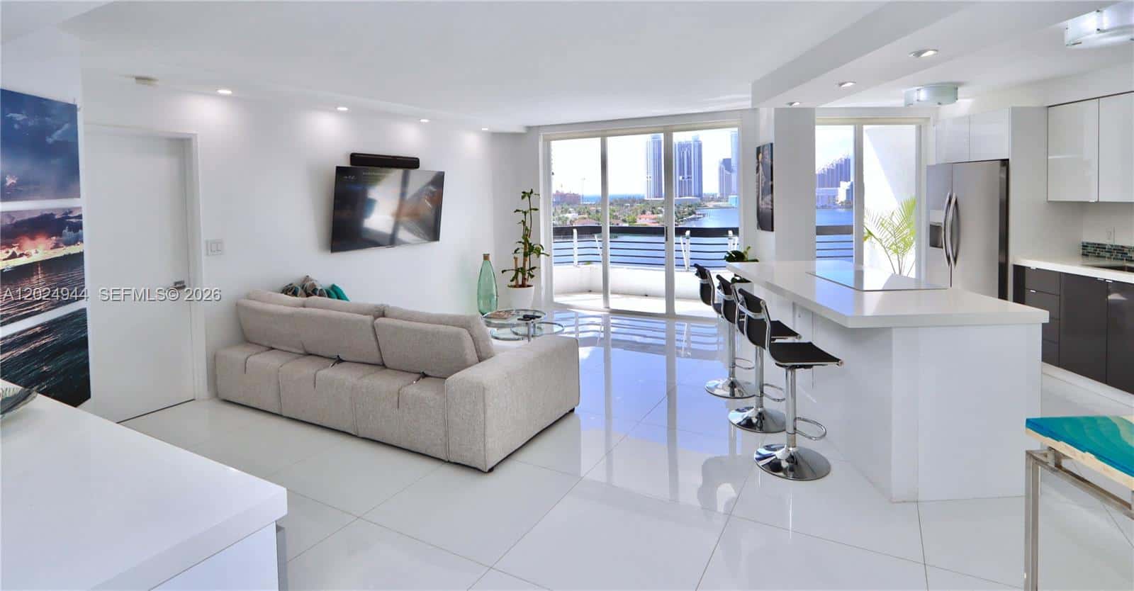3600 Mystic Pointe Dr # 1115, Aventura FL 33180