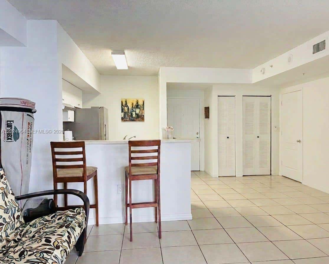 5085 NW 7th St # 909, Miami FL 33126