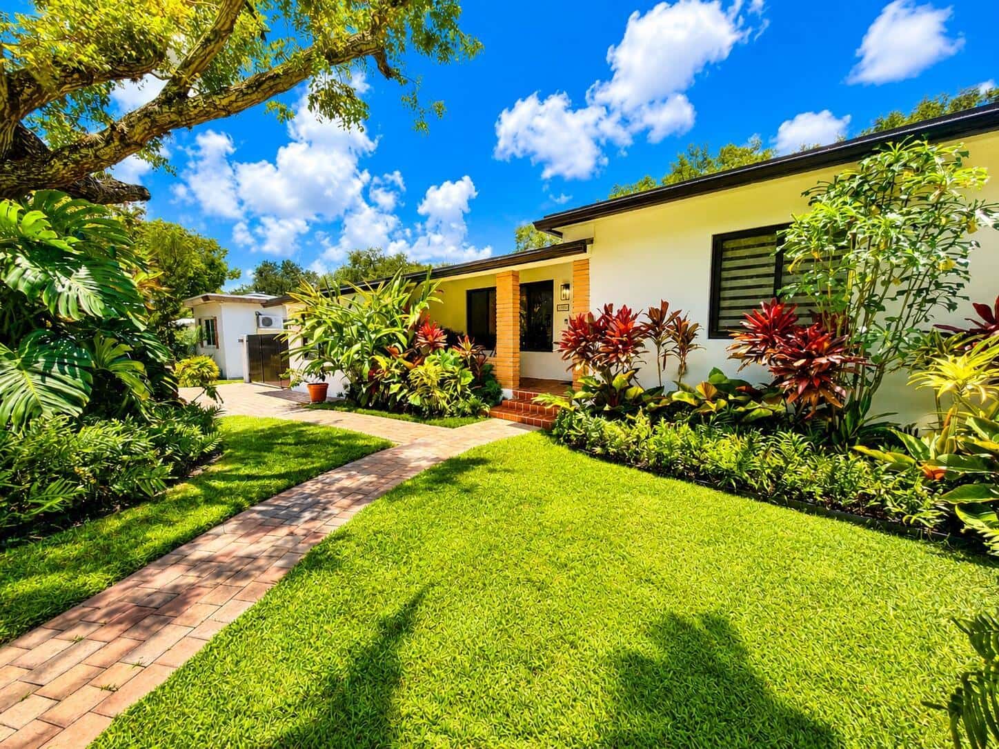 13231 NW 1st Avenue, Miami FL 33168
