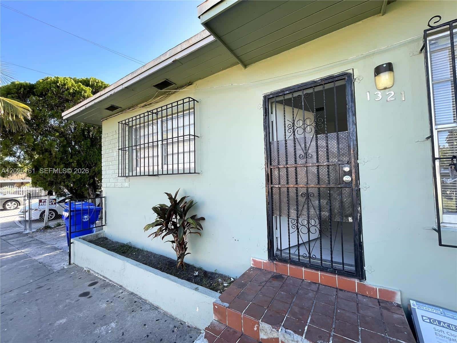 1321 NW 28th St, Miami FL 33142