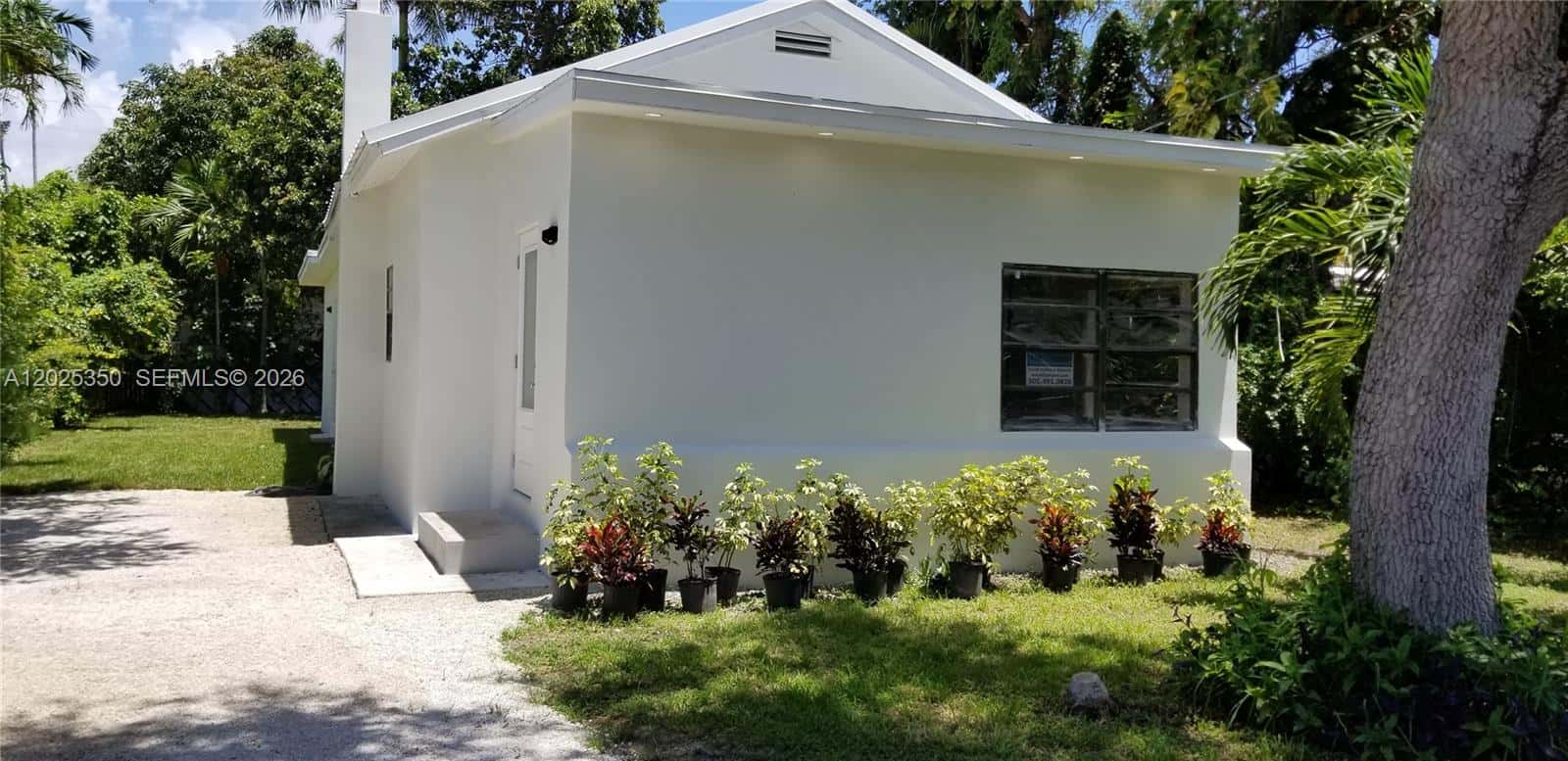 2465 NE 184th St, North Miami Beach FL 33160
