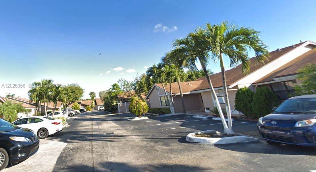 15570 SW 76th Ln # 9, Miami FL 33193