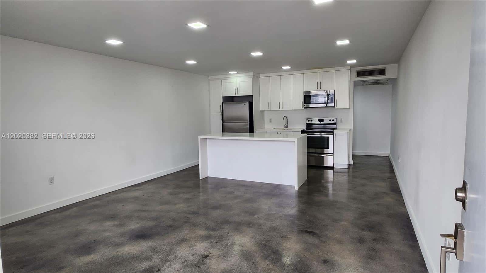 1770 79th St Cswy # D304, North Bay Village FL 33141