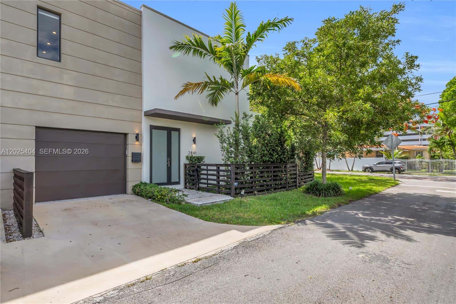 2841 SW 27th St # A, Miami FL 33133