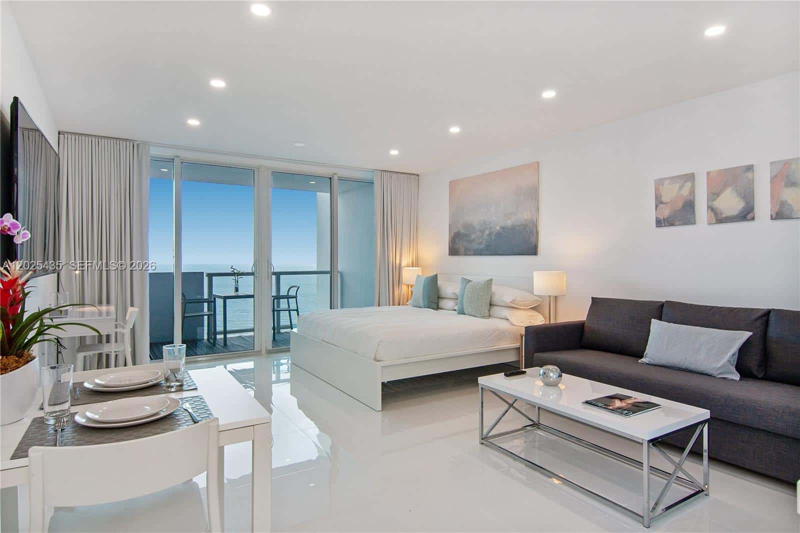 5445 Collins av, Miami Beach FL 33140