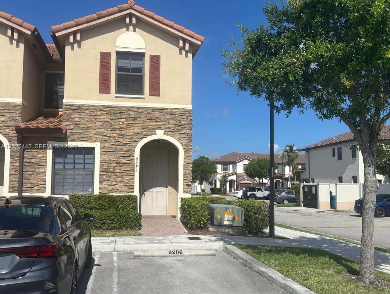 9286 W 33rd Ln, Hialeah FL 33018