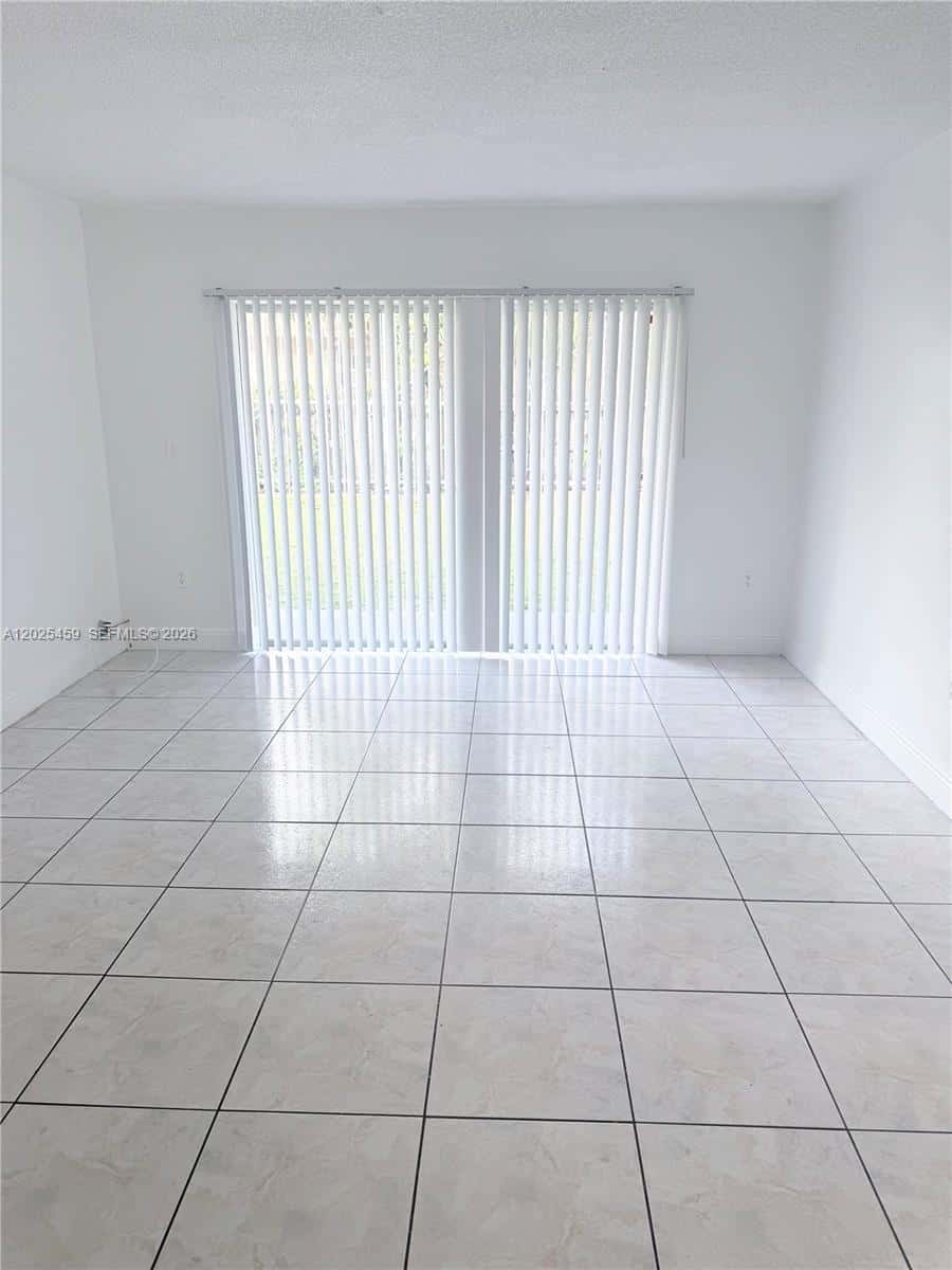 615 NW 177th St # 104, Miami Gardens FL 33169