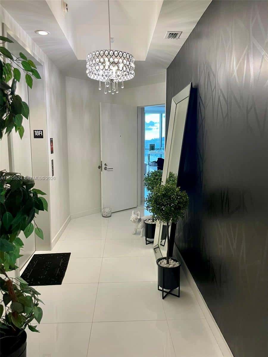 851 NE 1st Ave # 1808, Miami FL 33132