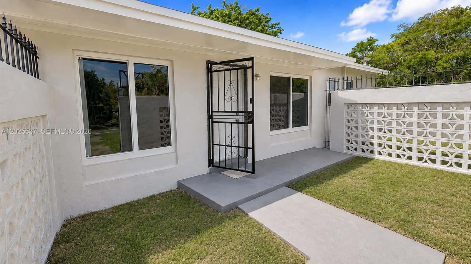 2954 NW 192nd Ter, Miami Gardens FL 33056