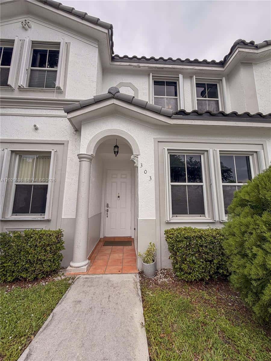 5420 NW 107th Ave # 303, Doral FL 33178