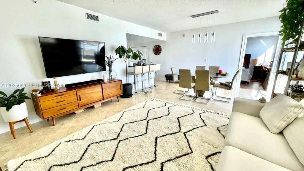 18800 NE 29th Ave # 818, Aventura FL 33180