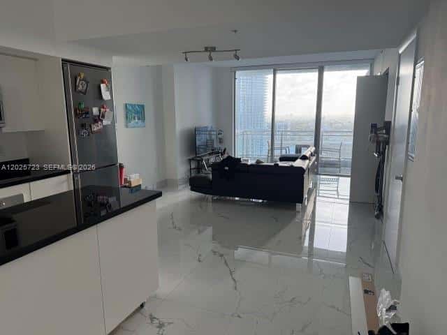 92 SW 3rd St # 2109, Miami FL 33130
