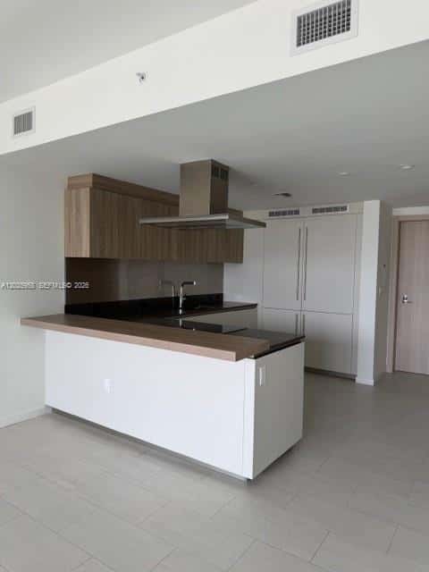 1000 Brickell Plz # 2104, Miami FL 33131