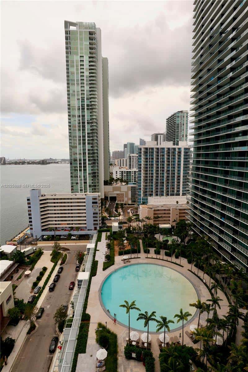 650 NE 32 # 1605, Miami FL 33137