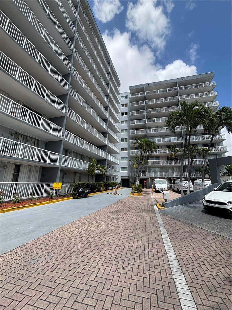 1800 NW 24th Ave # 314, Miami FL 33125