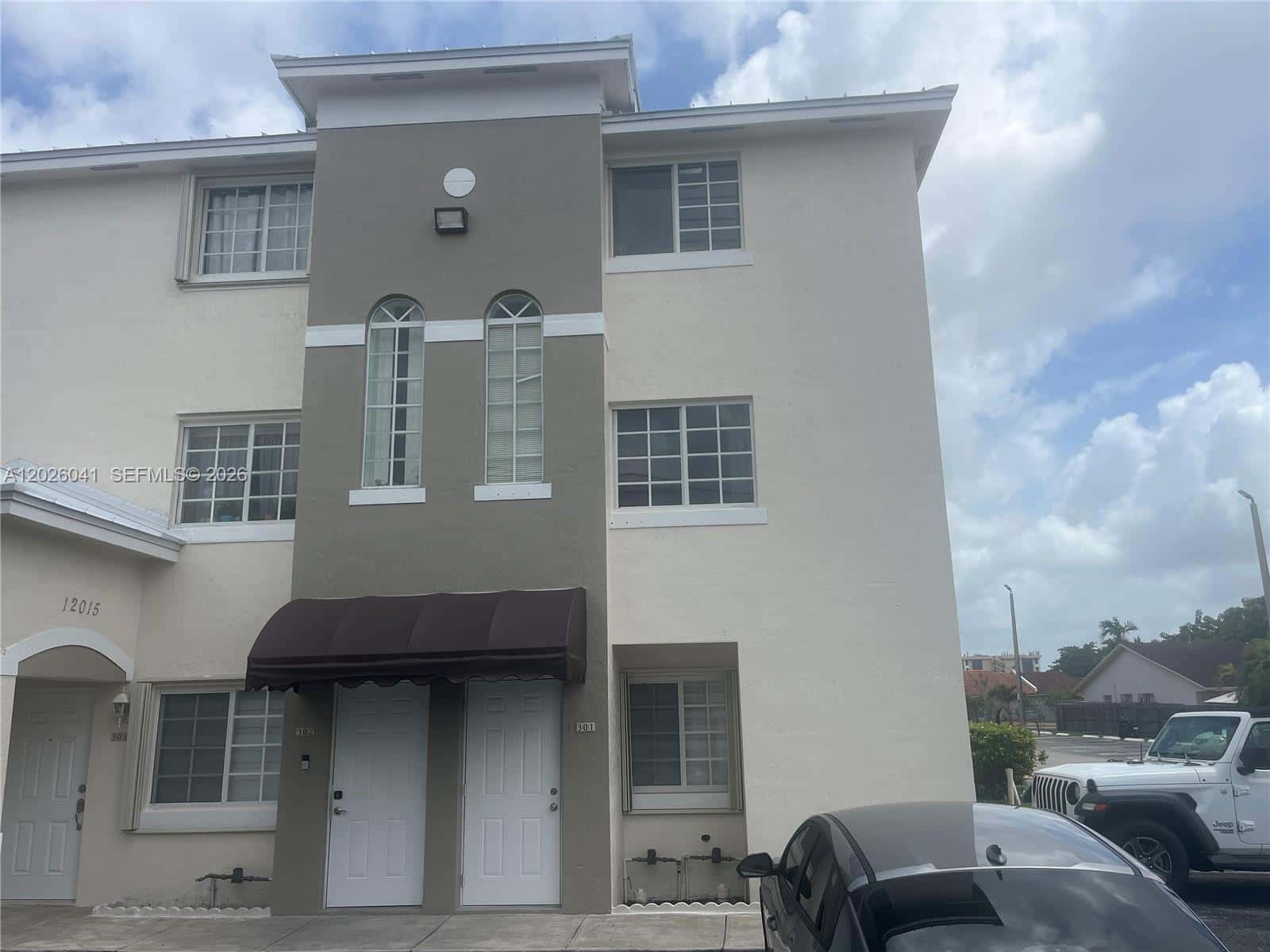 12015 SW 14 st, Miami FL 33184
