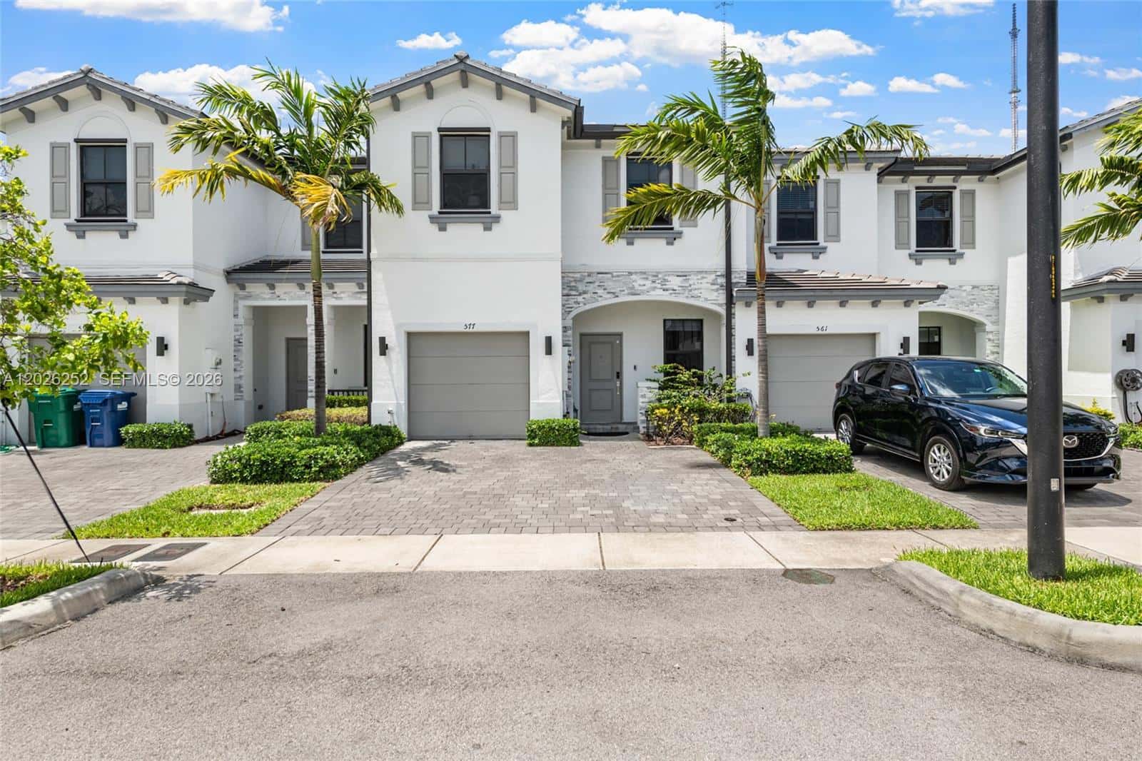577 NW 204th St, Miami Gardens FL 33169