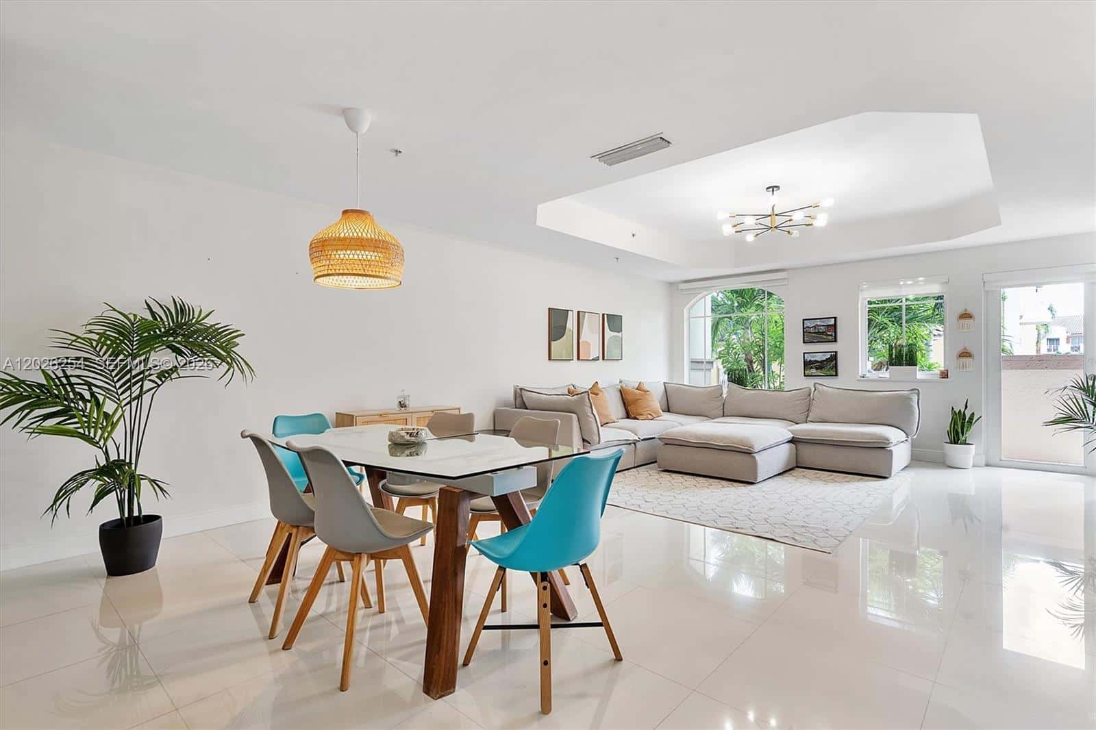 2704 NE 184th Ter, Aventura FL 33160
