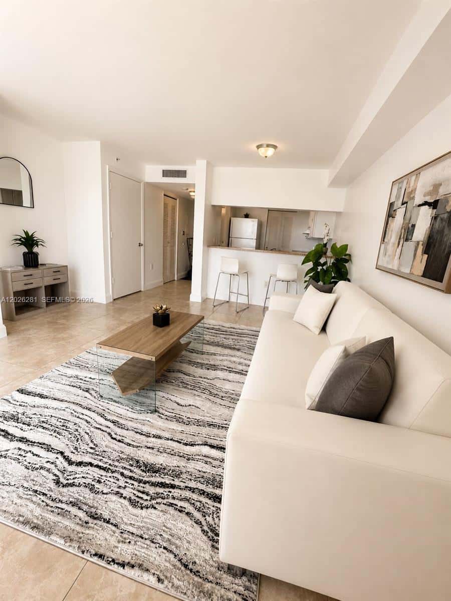 102 SW 6th Ave # 205, Miami FL 33130