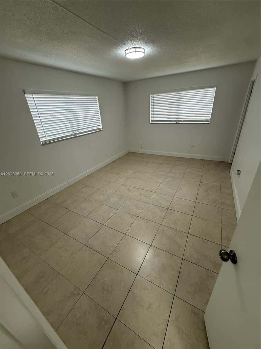 15221 NE 6th Ave # A111, Miami FL 33162