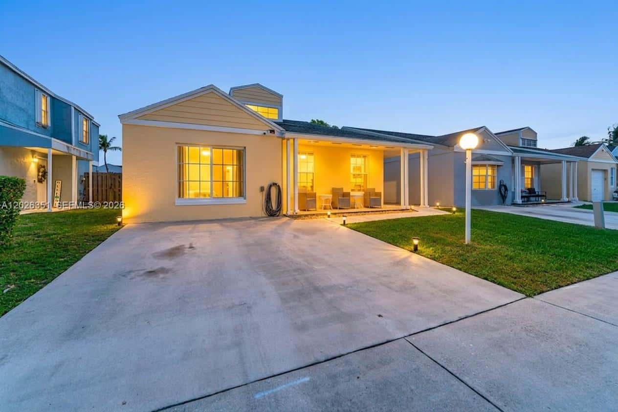 14475 SW 127th Ct, Miami FL 33186