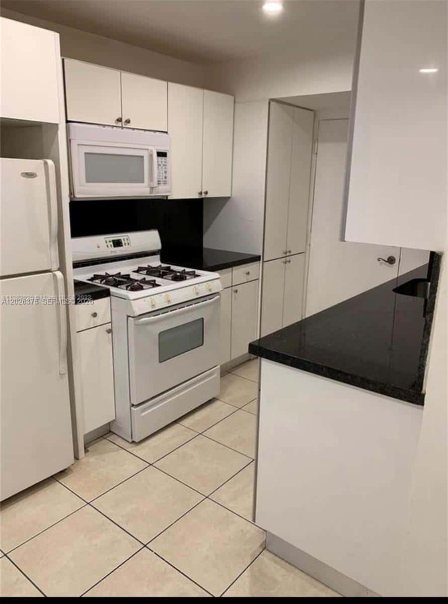 18101 NW 68th Ave # D202, Hialeah FL 33015