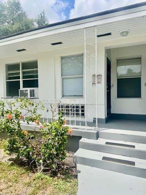 3 Santillane Ave # 2, Coral Gables FL 33134