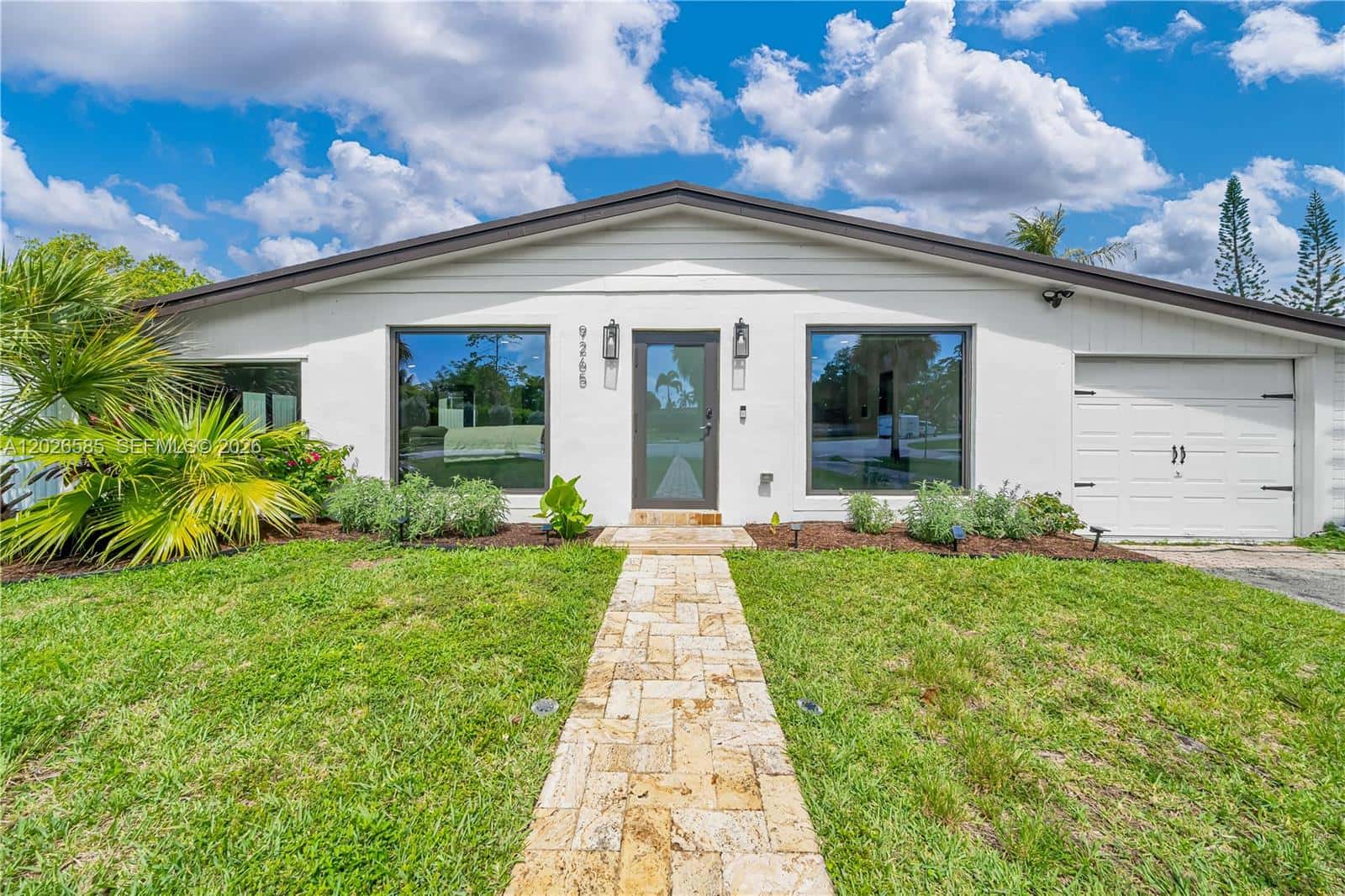9265 Martinique Dr, Cutler Bay FL 33189