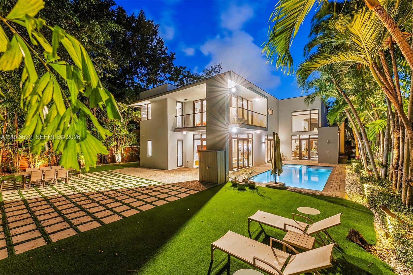 7621 SW 59th Ct, South Miami FL 33143