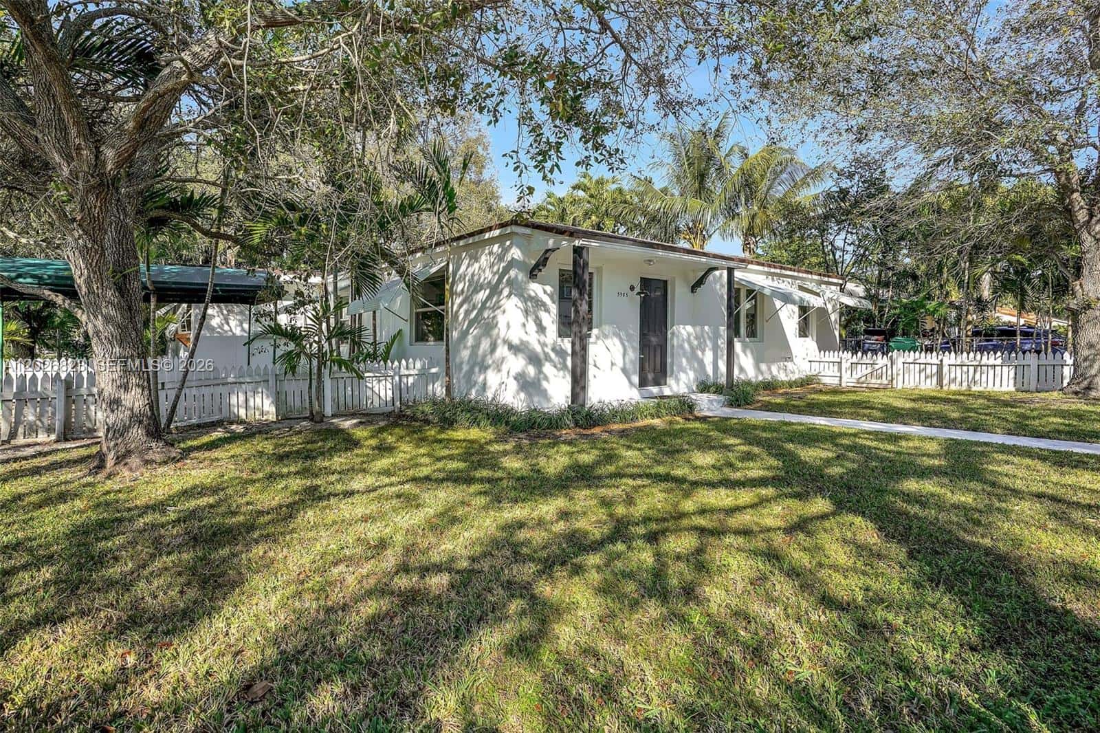 5985 SW 41st St, Miami FL 33155