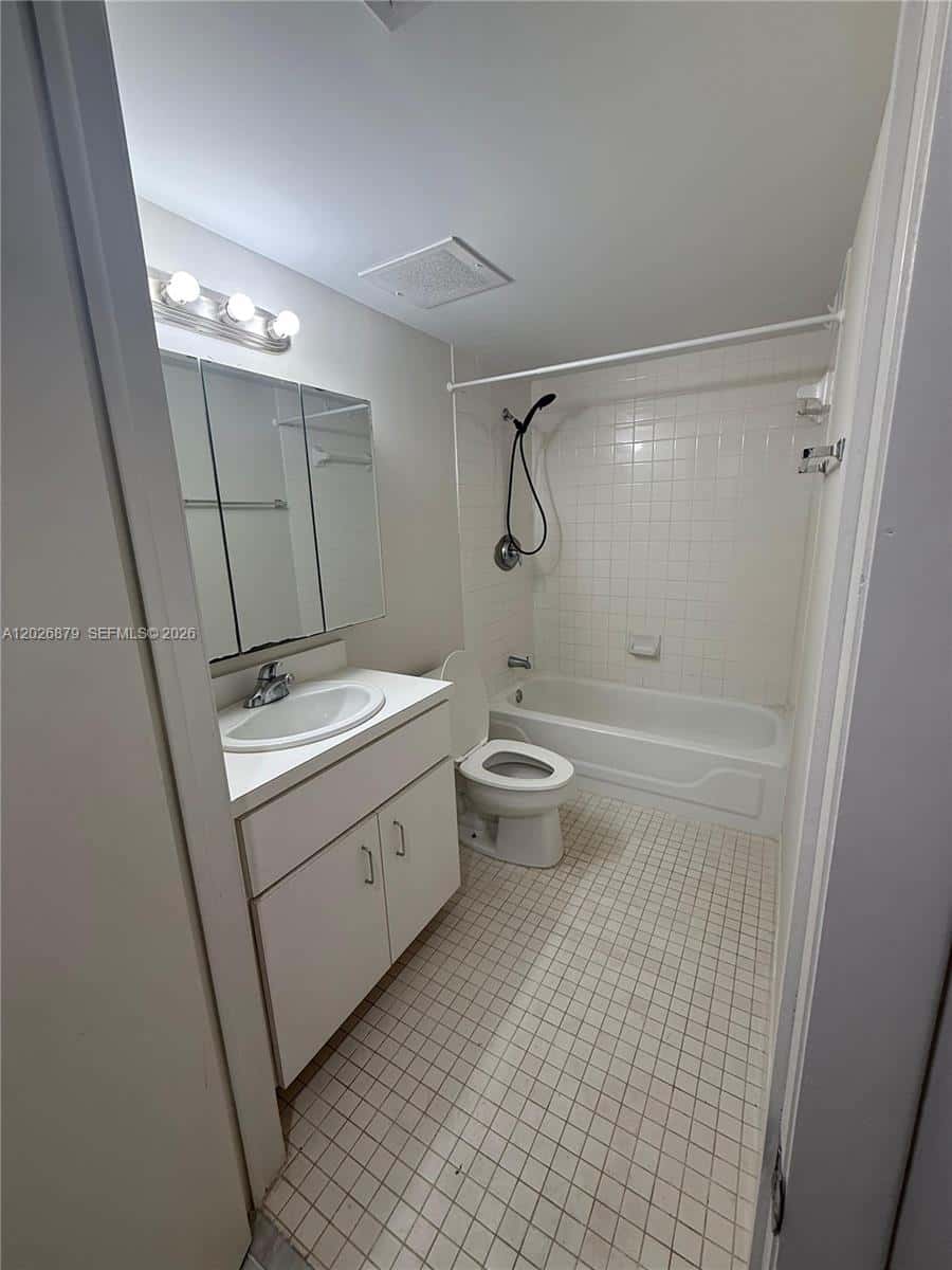5741 SW 72nd St # 5741, South Miami FL 33143