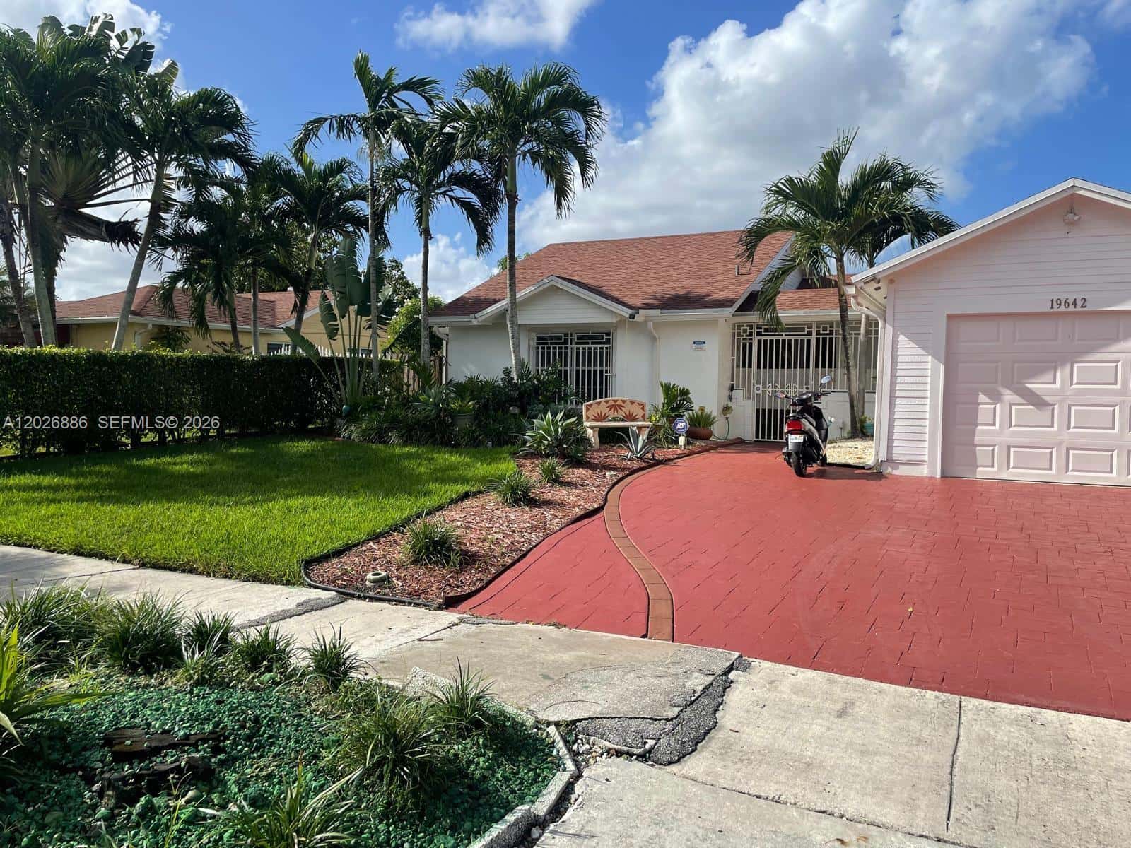 19642 NW 59th Pl, Hialeah FL 33015