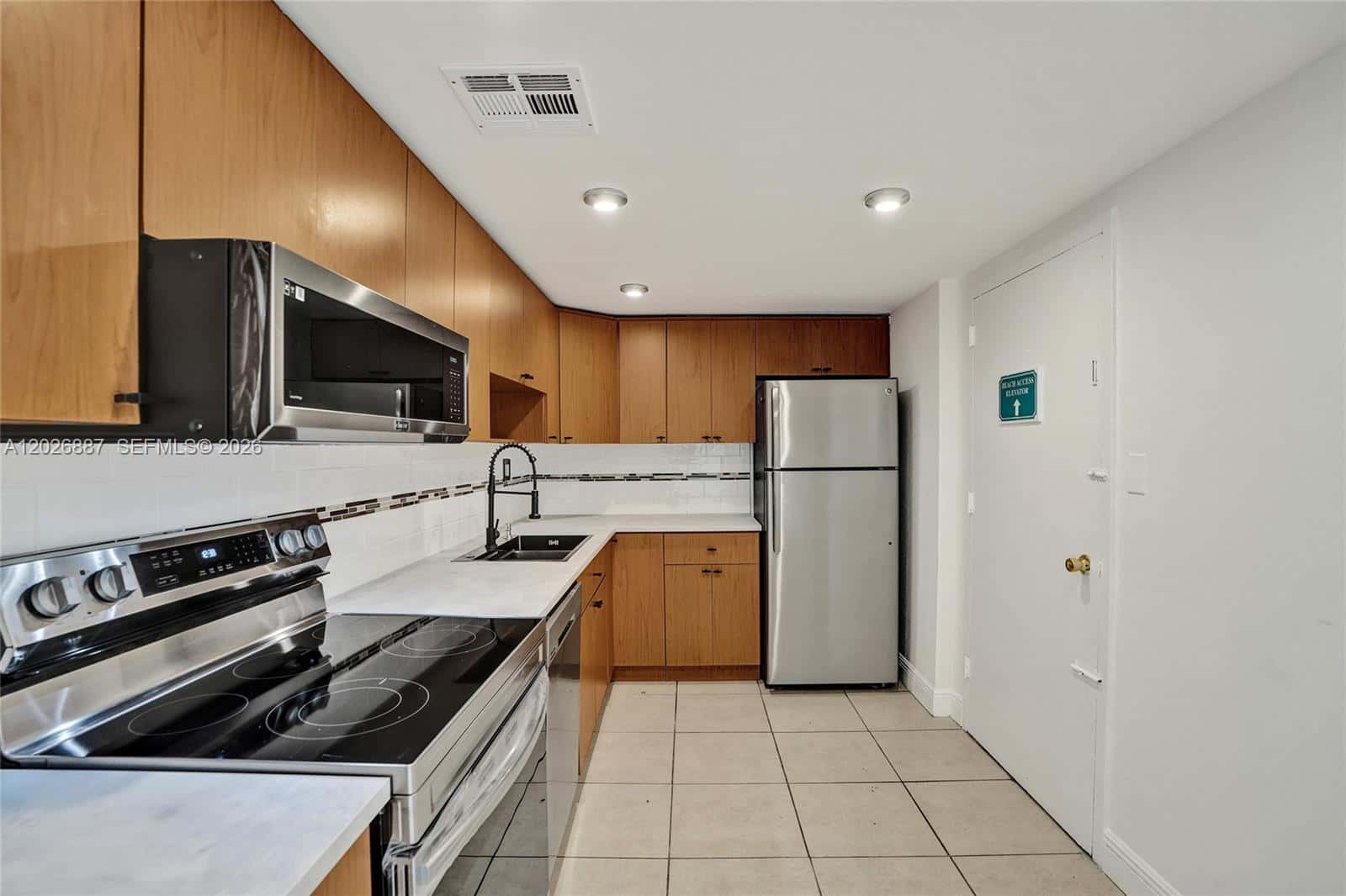 1800 Sans Souci Blvd # 435, North Miami FL 33181